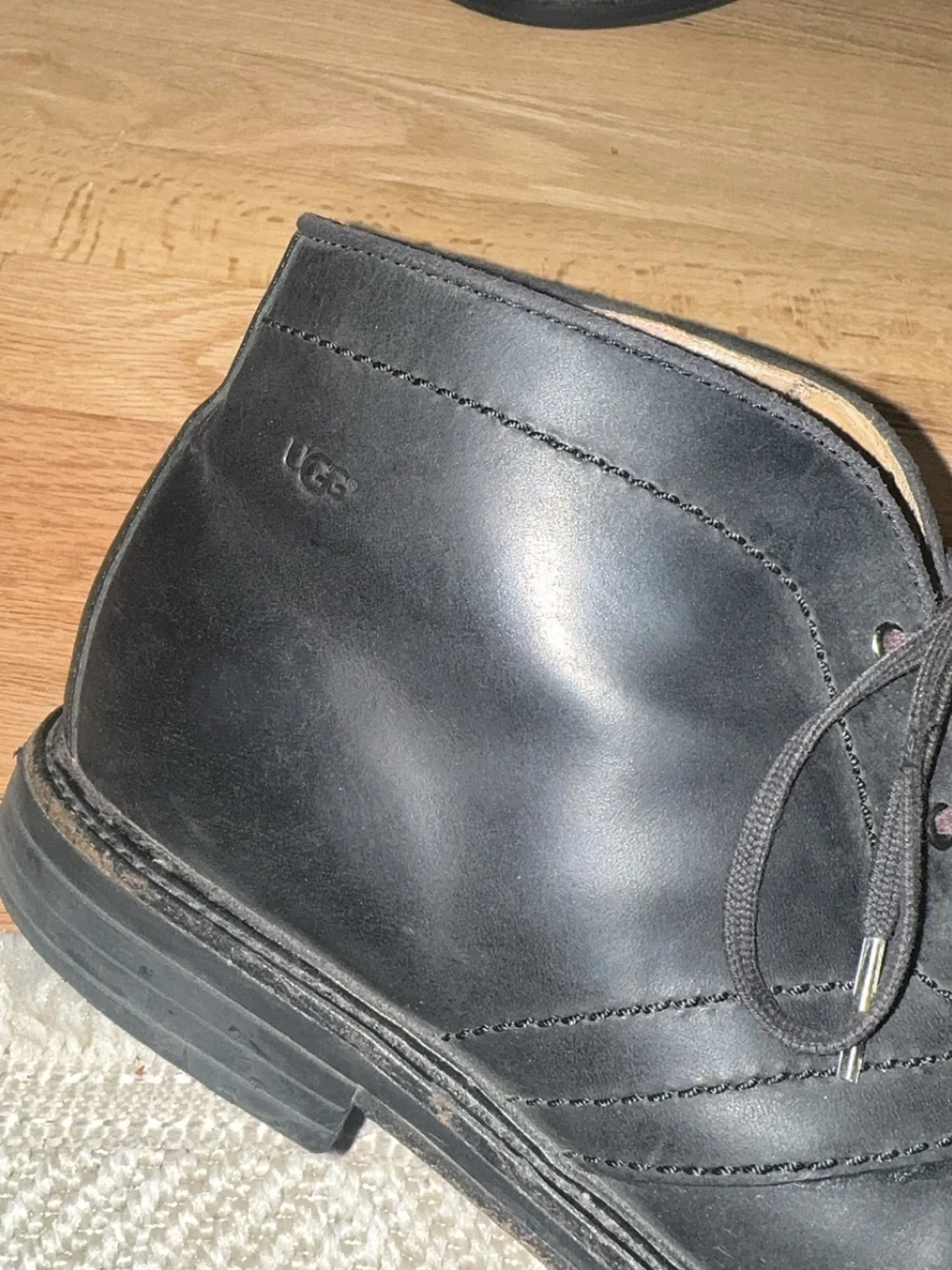 UGG Dagmann Chukka Leather Boots Size 11